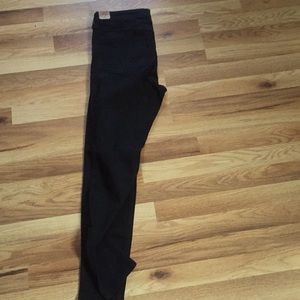 2 pairs of hollister jeans black and cranberry